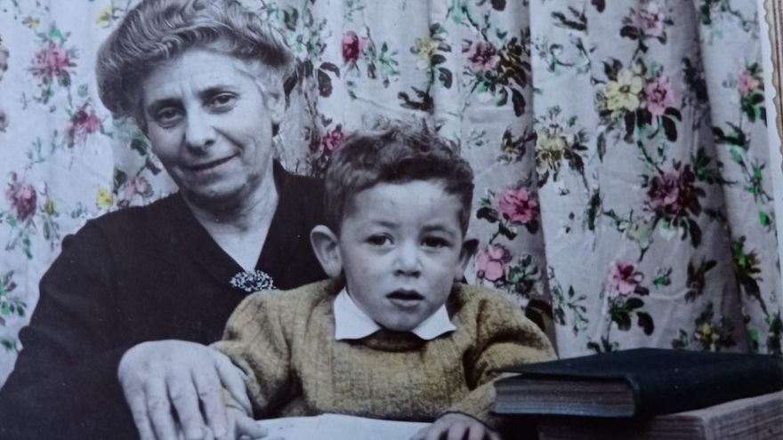 Abuela Antonia y Santiago en Madrid.