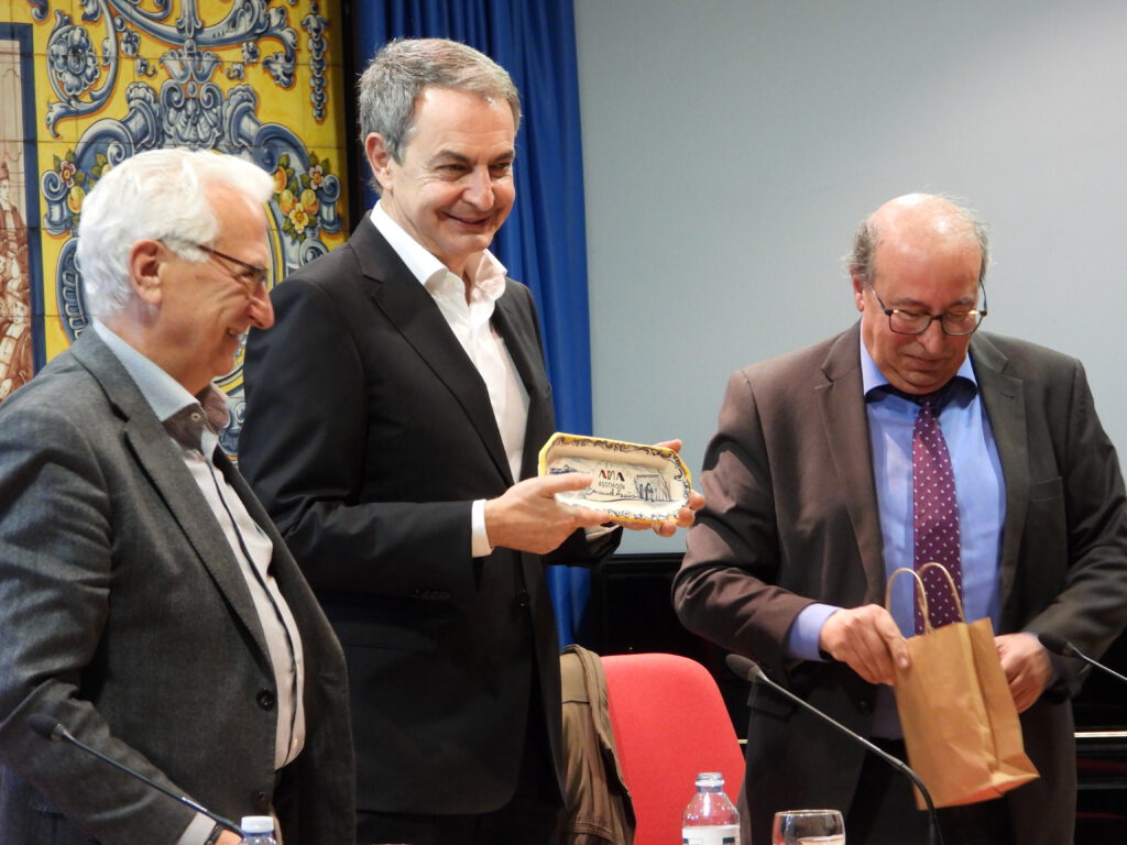 Zapatero UNED