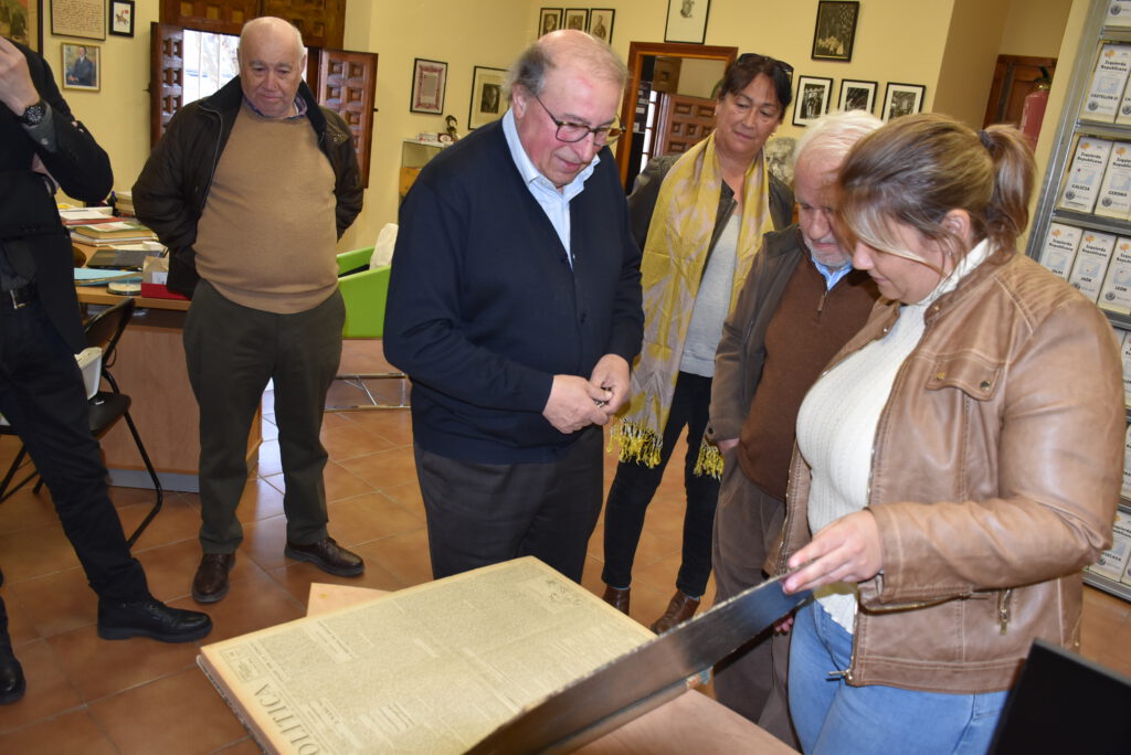 Visita de la alcaldesa a nuestra asociación