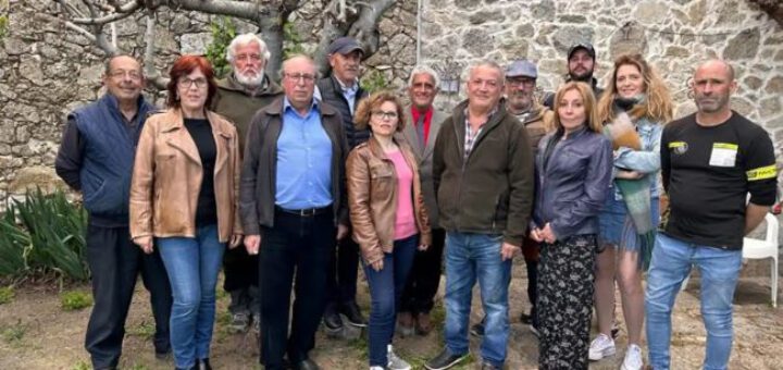 Miembros de la agrupación de electores 'Pelahustán existe'.