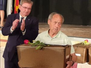 hombres y mujeres de Tembleque recogiendo restos de fusilados