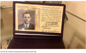 carnet de Izquierda Republicana de Santos Martínez. Archivo AMA